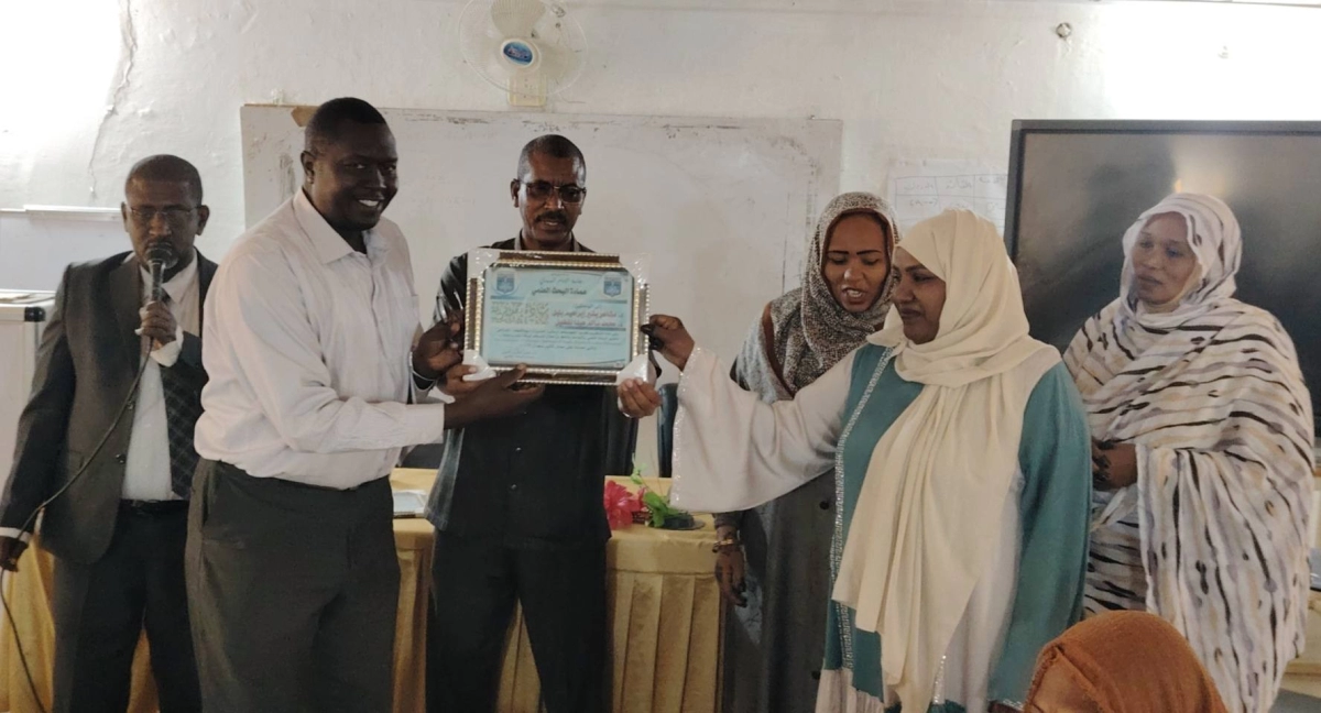 عمادة البحث العلمي بجامعة الإمام المهدي تُكرم الباحثين المتميزين في الجامعة - 3