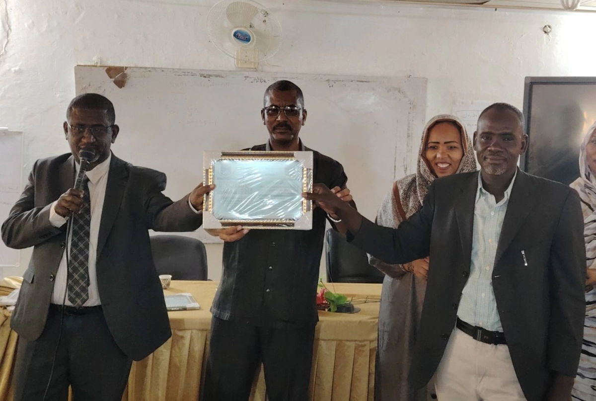 عمادة البحث العلمي بجامعة الإمام المهدي تُكرم الباحثين المتميزين في الجامعة - 4